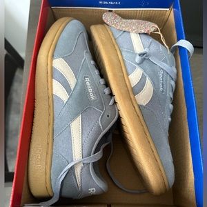 Reebok like new  7 women